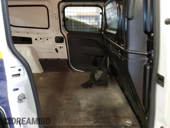 ✅ 2022 Ram ProMaster City Cargo Tradesman • VIN: ZFBHRFAB3N6W56115 • Lot: 81451375. Wystawiony na Copart z przebiegiem 28 891 mil. Bezpłatny archiwum sprzedaży aukcyjnych z USA i szczegółowy raport historii pojazdu na DreamBid. Zdjęcie 11.