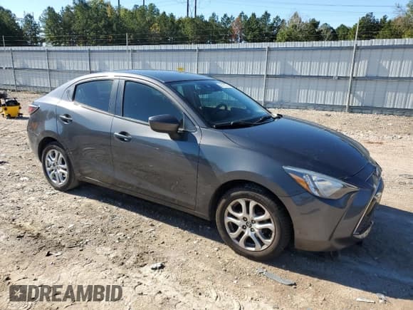 ✅ 2017 Toyota Yaris • VIN: 3MYDLBYV5HY159202 • Лот: 87108375. Опубликован ранее на Copart с пробегом 125 735 миль. Бесплатный доступ к архиву аукционных продаж из США и подробный отчёт об истории автомобиля на DreamBid. Изображение 4.