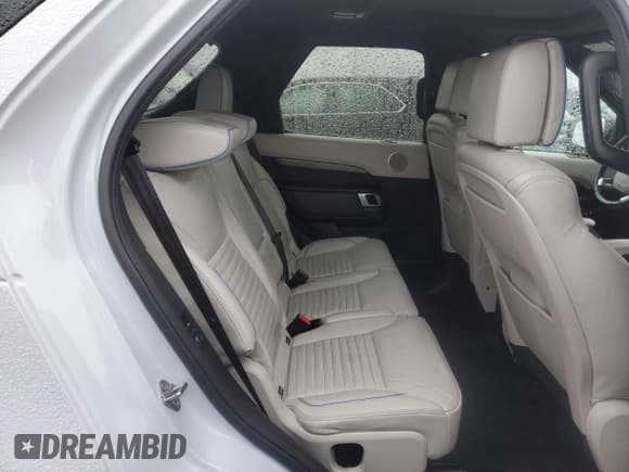 ✅ 2018 Land Rover Discovery HSE Luxury • VIN: SALRT2RK6JA062392 • Lot: 43828955. Listed on Copart with 145,944 mi. Free auction sales archive from the USA and detailed vehicle history report at DreamBid. Image 11.