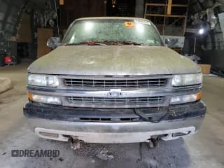 ✅ 2001 Chevrolet Silverado 1500 • VIN: 1GCEK14V91E250112 • Лот: 74664144. Опубликован ранее на Copart с пробегом Не указан. Бесплатный доступ к архиву аукционных продаж из США и подробный отчёт об истории автомобиля на DreamBid. Изображение 5.