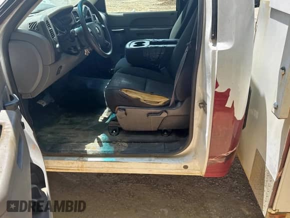 2011 Chevrolet Silverado 3500HD Work Truck с VIN 1GB3CZCG4BF211904, выставлен на аукционе Copart как лот 66187465 с пробегом 160 946 миль миль и Чистый • Clean title. История ставок и продаж доступна на DreamBid. Изображение 11.