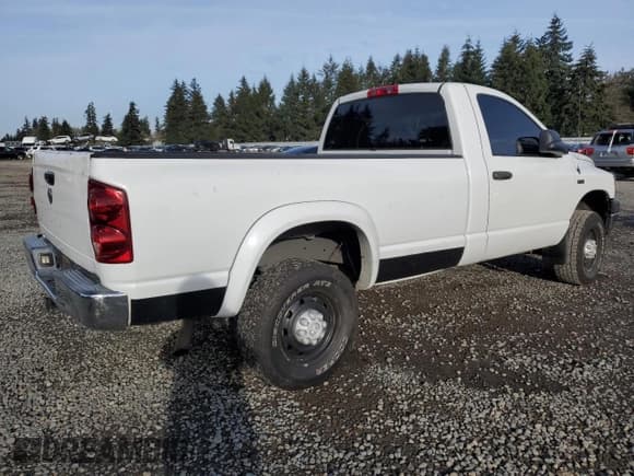✅ 2006 Dodge 2500 ST • VIN: 3D7KS26D16G251452 • Lot: 89193045. Wystawiony na Copart z przebiegiem 290 426 mil. Bezpłatny archiwum sprzedaży aukcyjnych z USA i szczegółowy raport historii pojazdu na DreamBid. Zdjęcie 3.