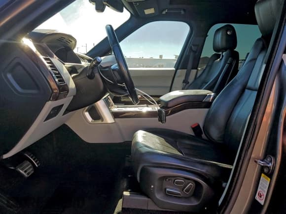 ✅ 2014 Land Rover Range Rover Supercharged • VIN: SALGS2EF9EA145307 • Лот: 96604415. Опубликован ранее на Copart с пробегом 175 176 миль. Бесплатный доступ к архиву аукционных продаж из США и подробный отчёт об истории автомобиля на DreamBid. Изображение 7.