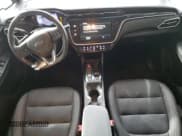 ✅ 2023 Chevrolet Bolt EV 2LT • VIN: 1G1FX6S08P4149175 • Lot: 85920674. Wystawiony na Copart z przebiegiem 21 731 mil. Bezpłatny archiwum sprzedaży aukcyjnych z USA i szczegółowy raport historii pojazdu na DreamBid. Zdjęcie 8.