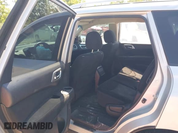 ✅ 2016 Nissan Pathfinder SV • VIN: 5N1AR2MM9GC603570 • Lot: 43102302. Listed on IAAI with 142,358 mi. Free auction sales archive from the USA and detailed vehicle history report at DreamBid. Image 8.