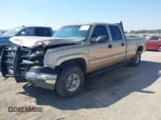 ✅ 2005 Chevrolet Silverado 2500HD LS • VIN: 1GCHK23215F924327 • Lot: 43340287. Wystawiony na IAAI z przebiegiem 320 775 mil. Bezpłatny archiwum sprzedaży aukcyjnych z USA i szczegółowy raport historii pojazdu na DreamBid. Zdjęcie 2.