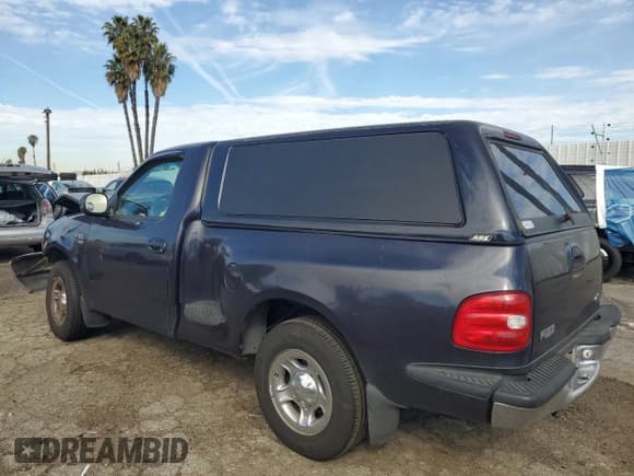 ✅ 1999 Ford F-150 XL • VIN: 1FTRF07W7XKA53261 • Lot: 46001345. Wystawiony na Copart z przebiegiem 183 965 mil. Bezpłatny archiwum sprzedaży aukcyjnych z USA i szczegółowy raport historii pojazdu na DreamBid. Zdjęcie 2.