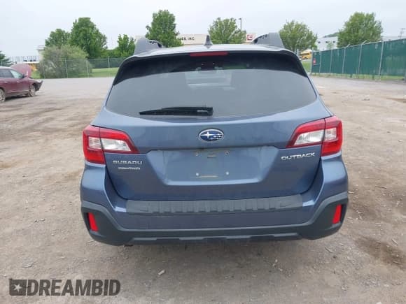 ✅ 2018 Subaru Outback Premium • VIN: 4S4BSAFC0J3371830 • Lot: 42424131. Listed on IAAI with 37,002 mi. Free auction sales archive from the USA and detailed vehicle history report at DreamBid. Image 16.