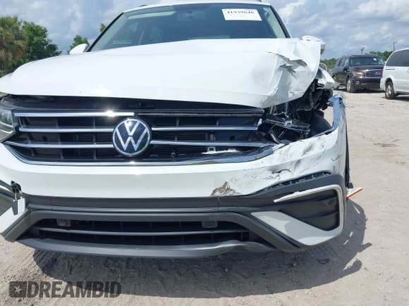 ✅ 2022 Volkswagen Tiguan S • VIN: 3VV1B7AX0NM126321 • Лот: 41939646. Опубликован ранее на IAAI с пробегом 62 309 миль. Бесплатный доступ к архиву аукционных продаж из США и подробный отчёт об истории автомобиля на DreamBid. Изображение 19.