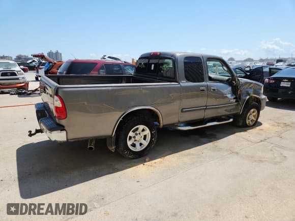 ✅ 2006 Toyota Tundra SR5 • VIN: 5TBRU34166S460553 • Lot: 71061125. Listed on Copart with 276,824 mi. Free auction sales archive from the USA and detailed vehicle history report at DreamBid. Image 3.