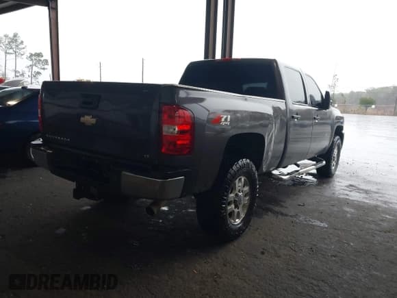✅ 2011 Chevrolet Silverado 2500HD LT • VIN: 1GC1KXCG9BF100288 • Lot: 43818600. Listed on IAAI with 246,365 mi. Free auction sales archive from the USA and detailed vehicle history report at DreamBid. Image 4.