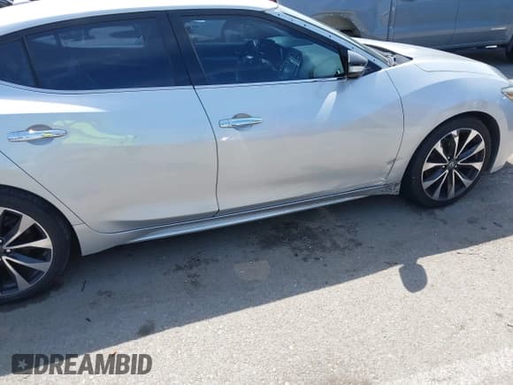 ✅ 2016 Nissan Maxima S • VIN: 1N4AA6AP4GC904576 • Lot: 43085427. Listed on IAAI with 114,866 mi. Free auction sales archive from the USA and detailed vehicle history report at DreamBid. Image 6.