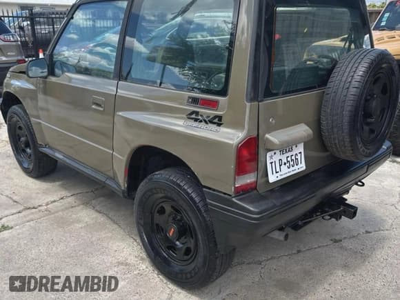 ✅ 1991 Geo Tracker • VIN: 2CNBJ18U4M6918751 • Лот: 69522765. Опубликован ранее на Copart с пробегом 73 819 миль. Бесплатный доступ к архиву аукционных продаж из США и подробный отчёт об истории автомобиля на DreamBid. Изображение 3.