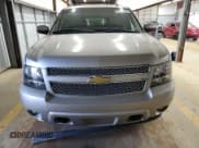 ✅ 2008 Chevrolet Suburban LTZ • VIN: 3GNFC16048G159049 • Lot: 65454764. Wystawiony na Copart z przebiegiem 251 431 mil. Bezpłatny archiwum sprzedaży aukcyjnych z USA i szczegółowy raport historii pojazdu na DreamBid. Zdjęcie 5.