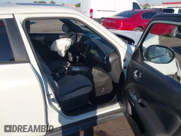 ✅ 2012 Nissan Juke S • VIN: JN8AF5MR6CT111457 • Lot: 40691742. Listed on IAAI with 120,906 mi. Free auction sales archive from the USA and detailed vehicle history report at DreamBid. Image 5.