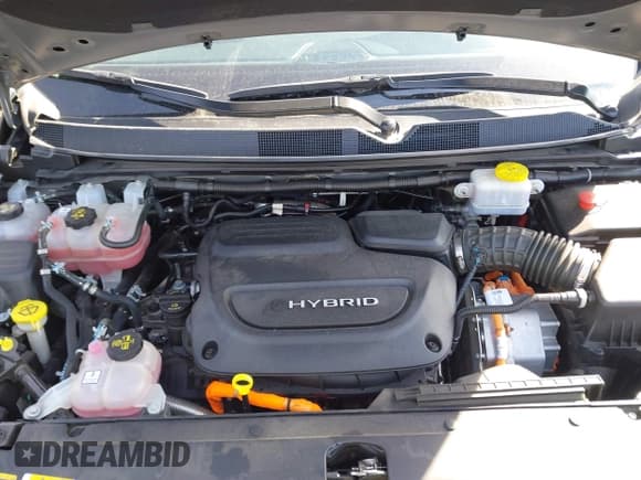 ✅ 2022 Chrysler Pacifica Hybrid Limited • VIN: 2C4RC1S71NR143650 • Лот: 41701707. Опубликован ранее на IAAI с пробегом 32 094 миль. Бесплатный доступ к архиву аукционных продаж из США и подробный отчёт об истории автомобиля на DreamBid. Изображение 10.