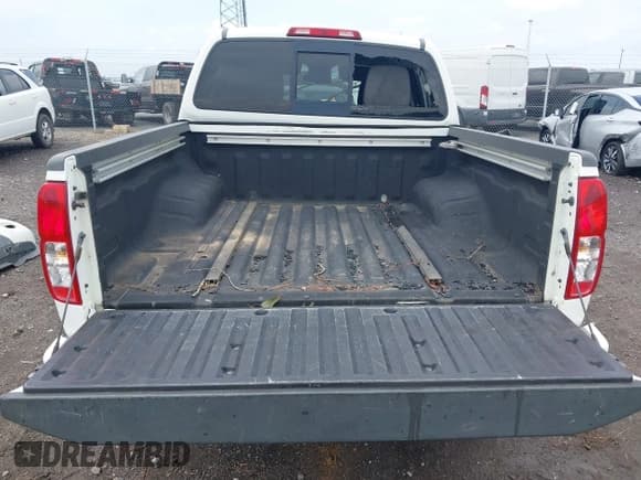 ✅ 2018 Nissan Frontier SV • VIN: 1N6AD0EV2JN713304 • Lot: 43231652. Listed on IAAI with 162,298 mi. Free auction sales archive from the USA and detailed vehicle history report at DreamBid. Image 18.