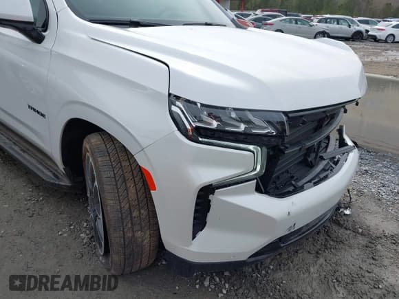 ✅ 2024 Chevrolet Tahoe RST • VIN: 1GNSCRKD5RR388203 • Lot: 41849543. Wystawiony na IAAI z przebiegiem 12 965 mil. Bezpłatny archiwum sprzedaży aukcyjnych z USA i szczegółowy raport historii pojazdu na DreamBid. Zdjęcie 18.