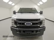 ✅ 2020 Ford F-250 XL • VIN: 1FT7W2B6XLED41245 • Lot: 85085125. Wystawiony na Copart z przebiegiem 159 848 mil. Bezpłatny archiwum sprzedaży aukcyjnych z USA i szczegółowy raport historii pojazdu na DreamBid. Zdjęcie 5.