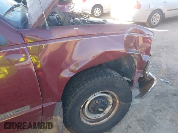 ✅ 1997 Chevrolet Silverado 2500 • VIN: 1GCGC24R4VE116189 • Lot: 43456784. Wystawiony na IAAI z przebiegiem 203 518 mil. Bezpłatny archiwum sprzedaży aukcyjnych z USA i szczegółowy raport historii pojazdu na DreamBid. Zdjęcie 21.