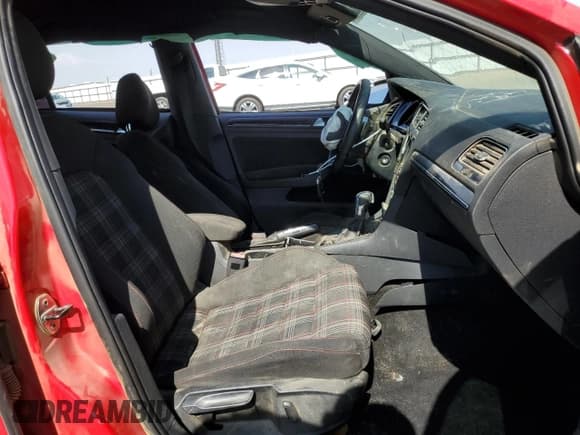 ✅ 2016 Volkswagen Golf GTI S • VIN: 3VW4T7AU1GM002847 • Лот: 71636035. Опубликован ранее на Copart с пробегом Не указан. Бесплатный доступ к архиву аукционных продаж из США и подробный отчёт об истории автомобиля на DreamBid. Изображение 7.