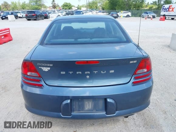✅ 2002 Dodge Stratus SXT • VIN: 1B3EL46X52N109893 • Lot: 42637795. Wystawiony na IAAI z przebiegiem 200 036 mil. Bezpłatny archiwum sprzedaży aukcyjnych z USA i szczegółowy raport historii pojazdu na DreamBid. Zdjęcie 16.