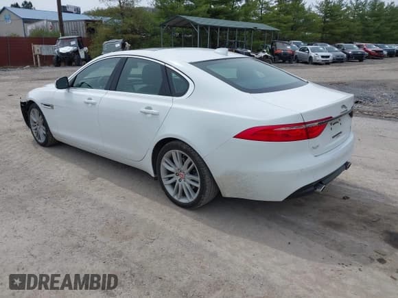 ✅ 2016 Jaguar XF 35t Prestige • VIN: SAJBK4BV4GCY21695 • Lot: 42011617. Wystawiony na IAAI z przebiegiem 91 325 mil. Bezpłatny archiwum sprzedaży aukcyjnych z USA i szczegółowy raport historii pojazdu na DreamBid. Zdjęcie 3.