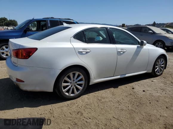 ✅ 2010 Lexus IS 250 • VIN: JTHBF5C26A5117621 • Lot: 60570975. Listed on Copart with 215,809 mi. Free auction sales archive from the USA and detailed vehicle history report at DreamBid. Image 3.