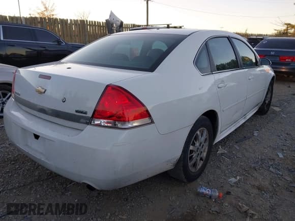 ✅ 2010 Chevrolet Impala Police Police • VIN: 2G1WD5EM9A1199927 • Лот: 43733944. Опубликован ранее на IAAI с пробегом 122 285 миль. Бесплатный доступ к архиву аукционных продаж из США и подробный отчёт об истории автомобиля на DreamBid. Изображение 4.
