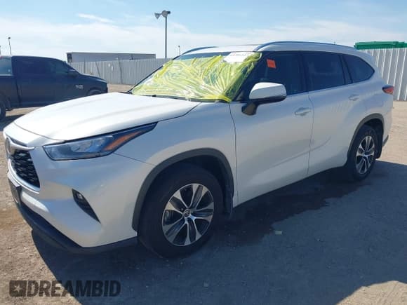 ✅ 2020 Toyota Highlander XLE • VIN: 5TDGZRAH8LS501345 • Lot: 43386112. Wystawiony na IAAI z przebiegiem 94 928 mil. Bezpłatny archiwum sprzedaży aukcyjnych z USA i szczegółowy raport historii pojazdu na DreamBid. Zdjęcie 2.