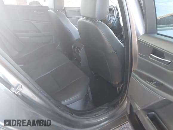 ✅ 2018 Jaguar XE 25t Premium • VIN: SAJAJ4FX4JCP29360 • Lot: 41120400. Wystawiony na IAAI z przebiegiem 50 097 mil. Bezpłatny archiwum sprzedaży aukcyjnych z USA i szczegółowy raport historii pojazdu na DreamBid. Zdjęcie 8.