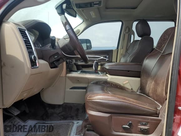 ✅ 2014 Ram 2500 Longhorn • VIN: 3C6UR5GL6EG158390 • Lot: 52691695. Wystawiony na Copart z przebiegiem Nie podano. Bezpłatny archiwum sprzedaży aukcyjnych z USA i szczegółowy raport historii pojazdu na DreamBid. Zdjęcie 7.