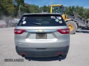 ✅ 2018 Chevrolet Traverse LS • VIN: 1GNEVFKW1JJ283913 • Lot: 43260697. Wystawiony na IAAI z przebiegiem 135 491 mil. Bezpłatny archiwum sprzedaży aukcyjnych z USA i szczegółowy raport historii pojazdu na DreamBid. Zdjęcie 16.