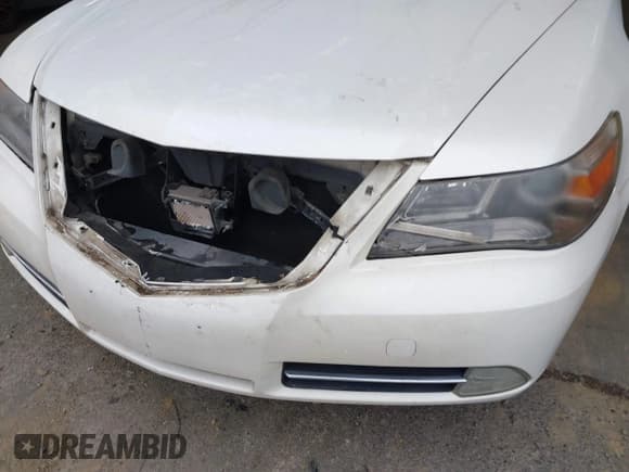 ✅ 2011 Acura RL Technology • VIN: JH4KB2F66BC000465 • Lot: 41312767. Listed on IAAI with 129,418 mi. Free auction sales archive from the USA and detailed vehicle history report at DreamBid. Image 20.