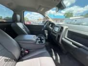 ✅ 2015 Ram 1500 ST • VIN: 3C6JR6AGXFG618141 • Lot: 51992765. Wystawiony na Copart z przebiegiem 99 110 mil. Bezpłatny archiwum sprzedaży aukcyjnych z USA i szczegółowy raport historii pojazdu na DreamBid. Zdjęcie 5.