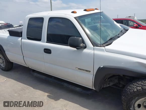 ✅ 2006 Chevrolet Silverado 2500HD LT2 • VIN: 1GCHK29U16E207166 • Lot: 42068401. Listed on IAAI with 105,646 mi. Free auction sales archive from the USA and detailed vehicle history report at DreamBid. Image 14.