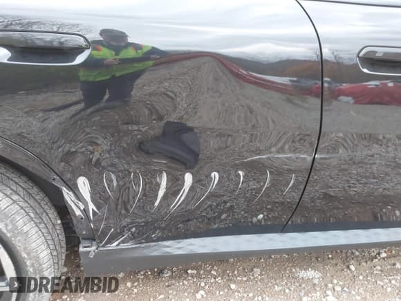 ✅ 2025 BMW X2 xDrive28i • VIN: WBX63GM04S5397936 • Lot: 43612455. Listed on IAAI with 1,439 mi. Free auction sales archive from the USA and detailed vehicle history report at DreamBid. Image 18.