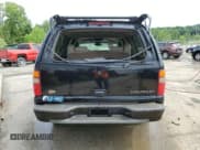 ✅ 2003 Chevrolet Suburban Z71 • VIN: 3GNFK16Z63G121011 • Лот: 61525384. Опубликован ранее на Copart с пробегом 255 113 миль. Бесплатный доступ к архиву аукционных продаж из США и подробный отчёт об истории автомобиля на DreamBid. Изображение 6.