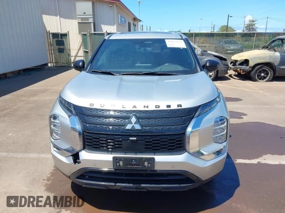 ✅ 2022 Mitsubishi Outlander SE • VIN: JA4J3UA84NZ078642 • Lot: 43045693. Listed on IAAI with 52,929 mi. Free auction sales archive from the USA and detailed vehicle history report at DreamBid. Image 12.