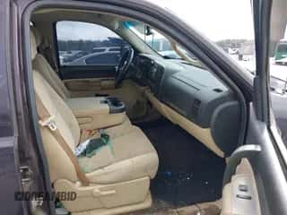 2008 Chevrolet Silverado 1500 LTZ with VIN 2GCEK13M681125282, listed as a IAAI auction lot 43357984 with 292,771 mi miles and . Bid and sale history available at DreamBid. Image 5.