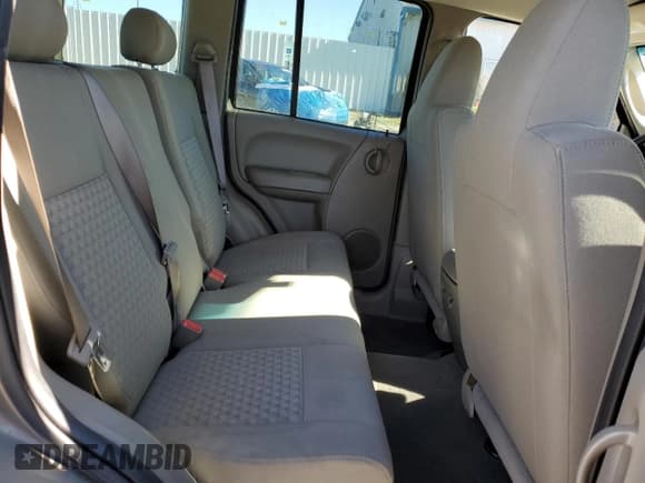 ✅ 2007 Jeep Liberty Sport • VIN: 1J4GK48K27W648866 • Lot: 91481635. Wystawiony na Copart z przebiegiem 147 261 mil. Bezpłatny archiwum sprzedaży aukcyjnych z USA i szczegółowy raport historii pojazdu na DreamBid. Zdjęcie 11.