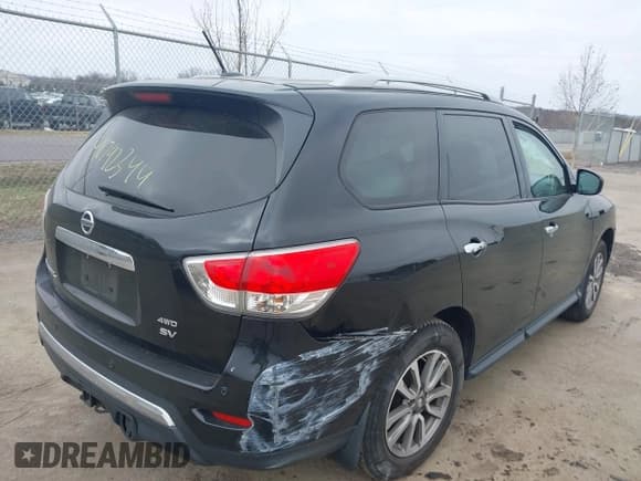 ✅ 2014 Nissan Pathfinder SV • VIN: 5N1AR2MM3EC687267 • Lot: 41792344. Listed on IAAI with 119,732 mi. Free auction sales archive from the USA and detailed vehicle history report at DreamBid. Image 4.