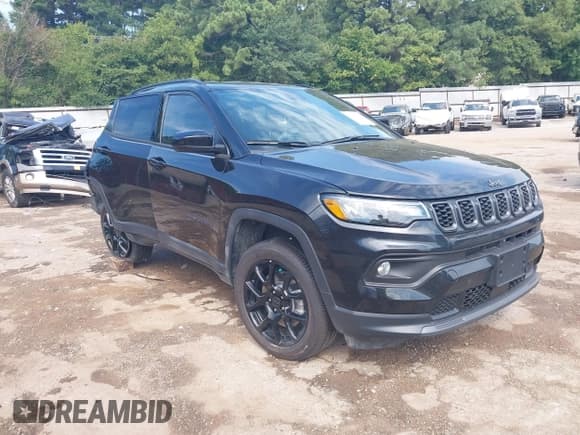 ✅ 2025 Jeep Compass Latitude • VIN: 3C4NJDBN9ST566313 • Lot: 43060734. Listed on IAAI with 5,216 mi. Free auction sales archive from the USA and detailed vehicle history report at DreamBid. Image 1.