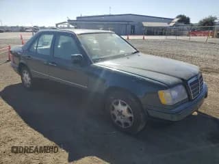 ✅ 1995 Mercedes-Benz E 320 • VIN: WDBEA32E4SC205978 • Lot: 60329354. Listed on Copart with 240,082 mi. Free auction sales archive from the USA and detailed vehicle history report at DreamBid. Image 4.