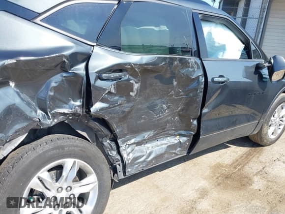 ✅ 2020 Chevrolet Blazer LT • VIN: 3GNKBHRS1LS622682 • Lot: 42658106. Listed on IAAI with 107,530 mi. Free auction sales archive from the USA and detailed vehicle history report at DreamBid. Image 6.