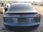 ✅ 2023 Tesla Model 3 Performance • VIN: 5YJ3E1EC7PF635722 • Lot: 41536638. Wystawiony na IAAI z przebiegiem 24 857 mil. Bezpłatny archiwum sprzedaży aukcyjnych z USA i szczegółowy raport historii pojazdu na DreamBid. Zdjęcie 15.