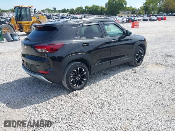 ✅ 2023 Chevrolet TrailBlazer LT • VIN: KL79MPS20PB201315 • Lot: 43052931. Wystawiony na IAAI z przebiegiem 35 882 mil. Bezpłatny archiwum sprzedaży aukcyjnych z USA i szczegółowy raport historii pojazdu na DreamBid. Zdjęcie 4.