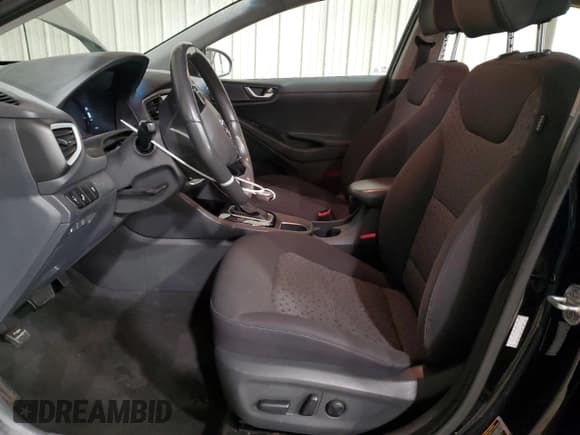 ✅ 2017 Hyundai Ioniq SEL • VIN: KMHC75LC5HU033510 • Lot: 84208254. Wystawiony na Copart z przebiegiem 168 854 mil. Bezpłatny archiwum sprzedaży aukcyjnych z USA i szczegółowy raport historii pojazdu na DreamBid. Zdjęcie 7.