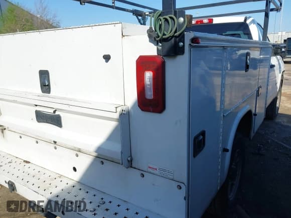 ✅ 2018 Chevrolet Silverado 2500HD Work Truck • VIN: 1GB0CUEG4JZ338829 • Lot: 41689836. Listed on IAAI with 229,860 mi. Free auction sales archive from the USA and detailed vehicle history report at DreamBid. Image 6.