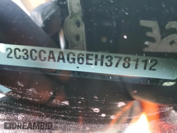 ✅ 2014 Chrysler 300 • VIN: 2C3CCAAG6EH378112 • Лот: 91399705. Опубликован ранее на Copart с пробегом 151 727 миль. Бесплатный доступ к архиву аукционных продаж из США и подробный отчёт об истории автомобиля на DreamBid. Изображение 13.